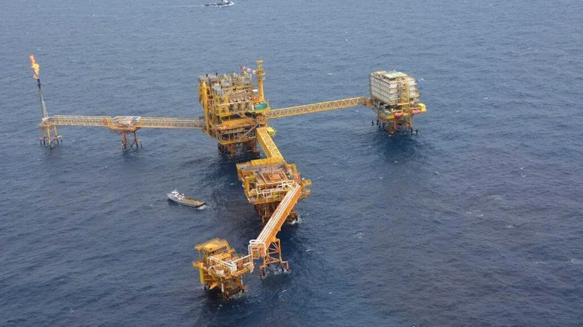 Asaltan planta de rebombeo de Pemex en Campeche