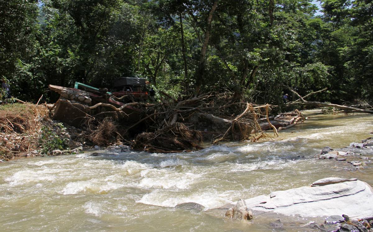 Desbordamiento del río Ixcatl en la Sierra Negra | Agencia Enfoque