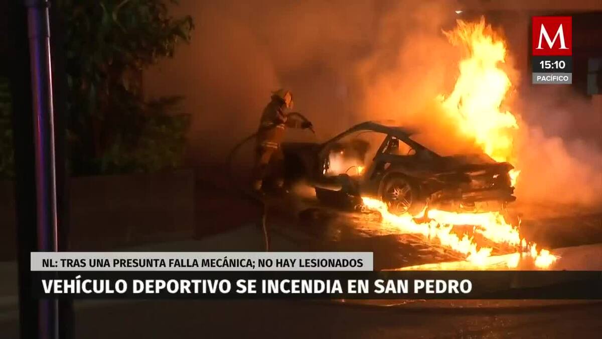Automóvil se incendia en Nuevo León