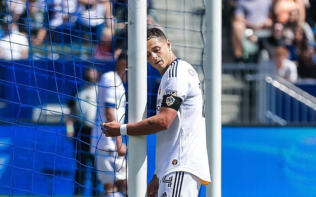 'Chicharito' Hernández falla frente a la portería en el empate del Galaxy (Instagram)