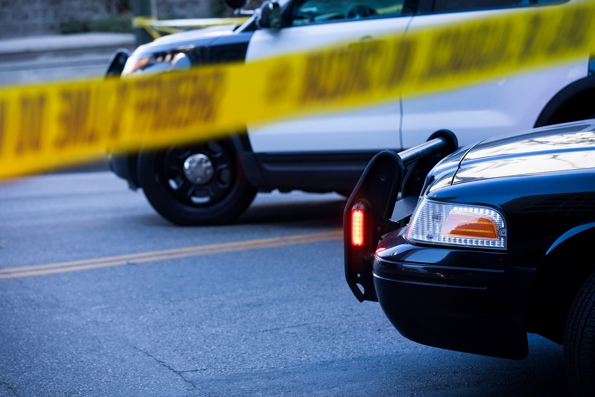 La policía de Indianápolis detuvo a la mujer después de que atropelló a su novio tres veces. | Shutterstock