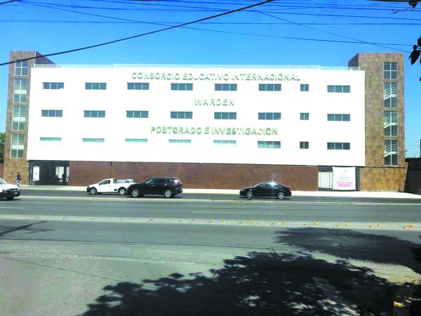 El ex alcalde nicolaíta se desempeñó como “director de Maestrías” en el mencionado plantel edu- cativo, de acuerdo con los documentos entregados en la