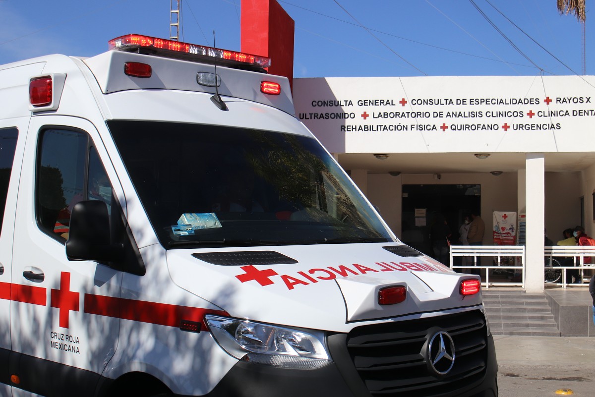Por la cercanía, los accidentados fueron trasladados a hospitales de Gómez Palacio y Lerdo. (Rolando Riestra)