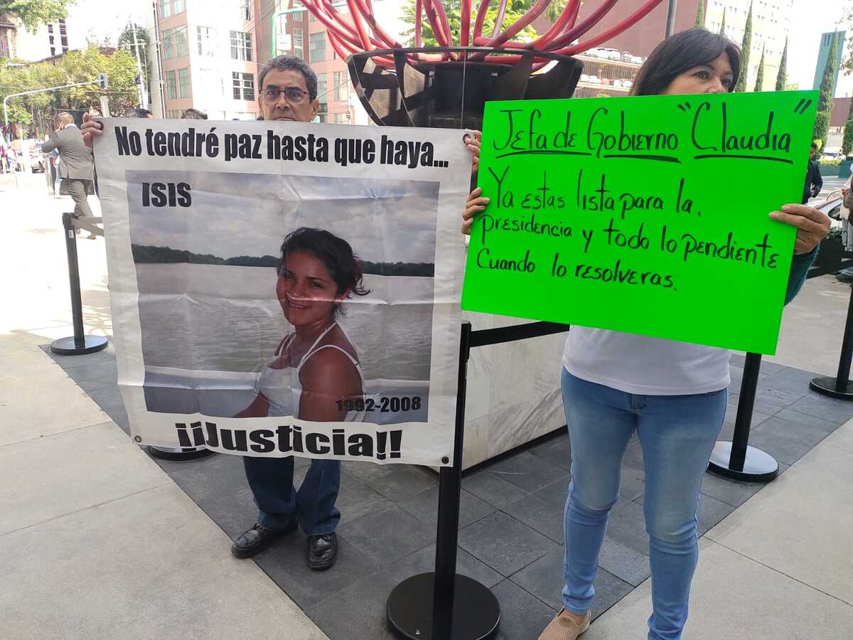 Familiares del caso New's Divine protestan en el Poder Judicial | César Velázquez