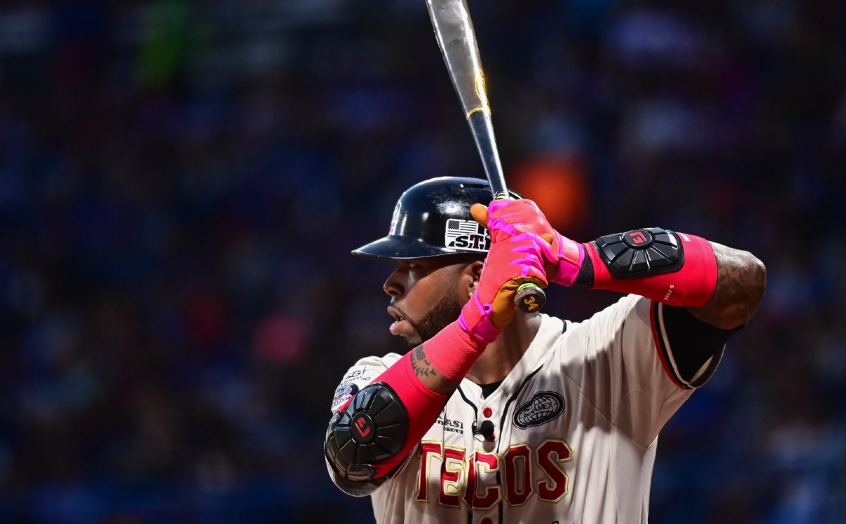 Kennys Vargas, pelotero de los Tecolotes de los Dos Laredos.