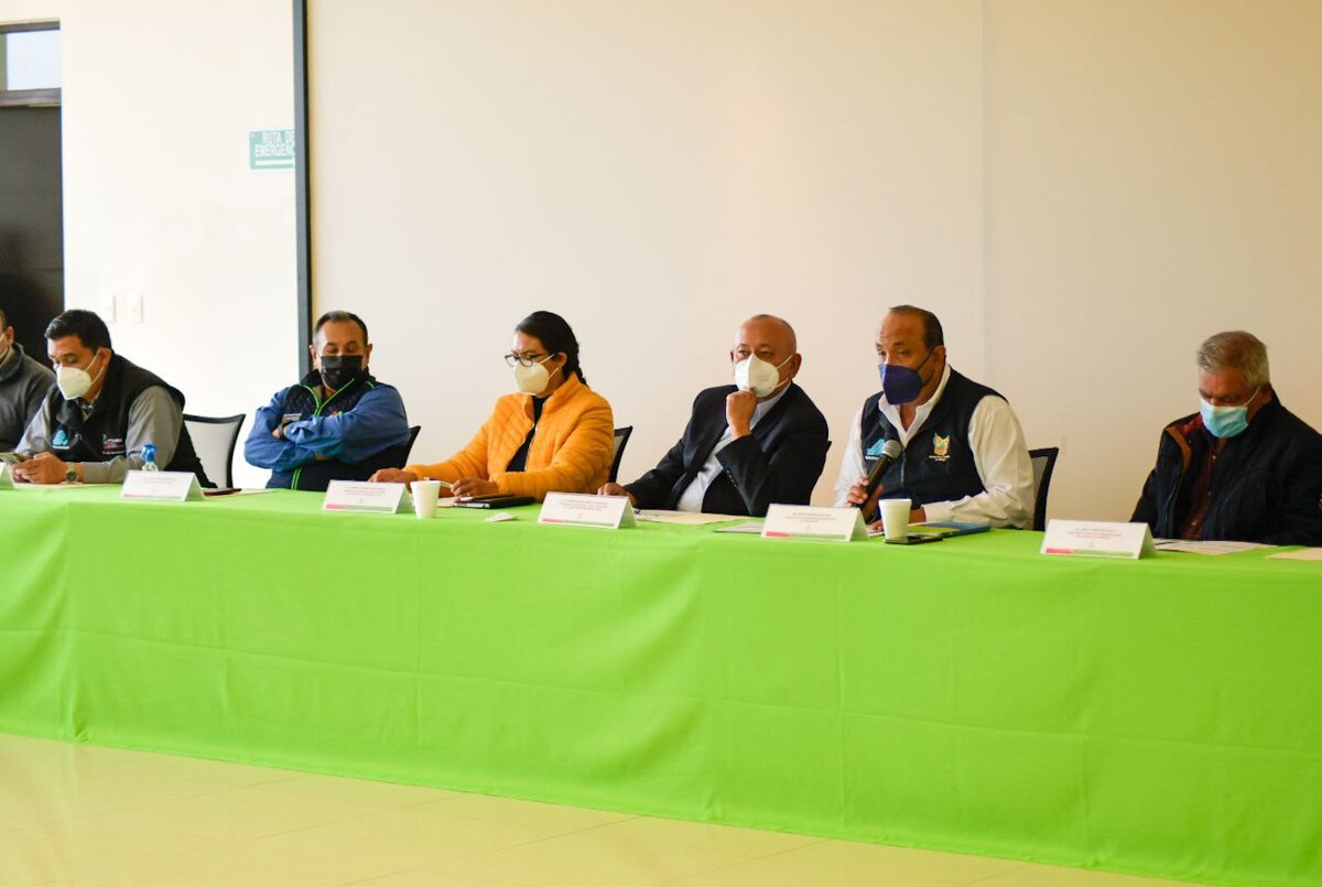 Autoridades del municipio de Tulancingo, en sesión de la jurisdicción de salud. (Especial)