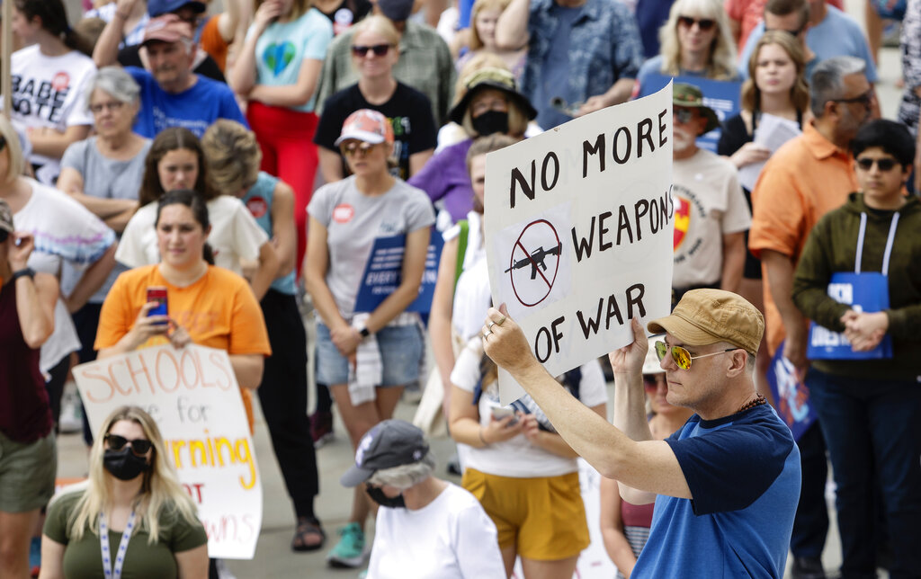 Estados Unidos es el país que tiene más armas por habitante. (AP)