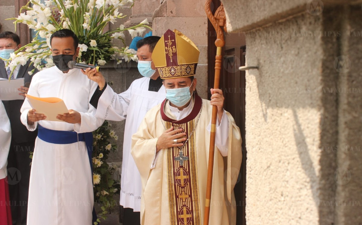 Obispo Armando Álvarez Cano en la Catedral de Tampico. (Sergio Sánchez)