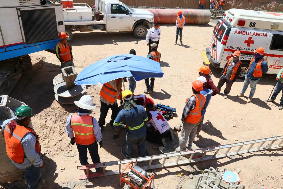 Trabajador sufre accidente en obra de Sistema Vial Cuatro Caminos en Torreón | Martín Piña