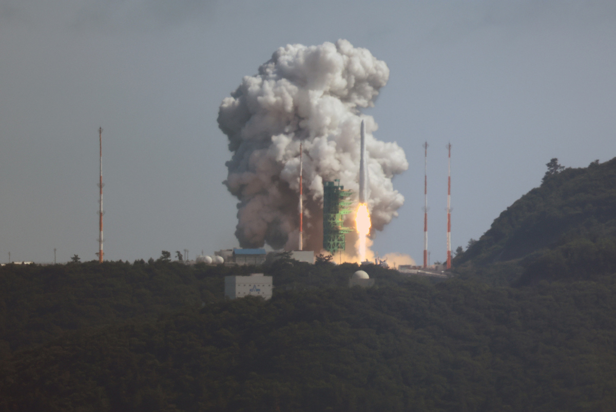 Vehículo Coreano de Lanzamiento Espacial II, llamado Nuri, despegó desde la estación de lanzamiento de Goheung (EFE)