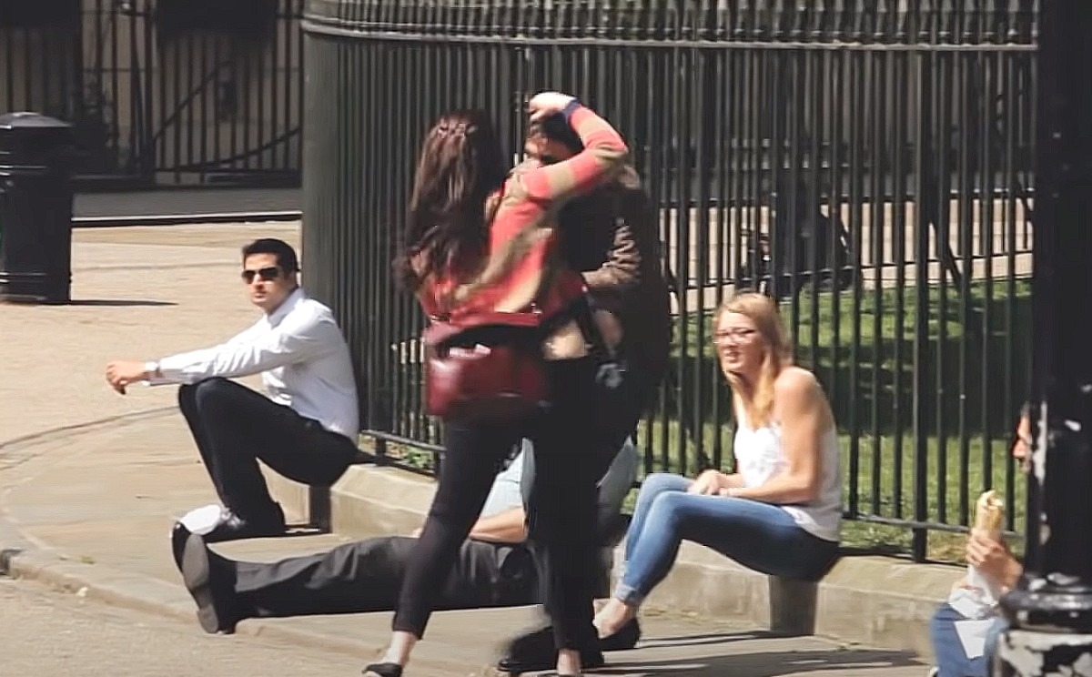 Violencia contra hombres