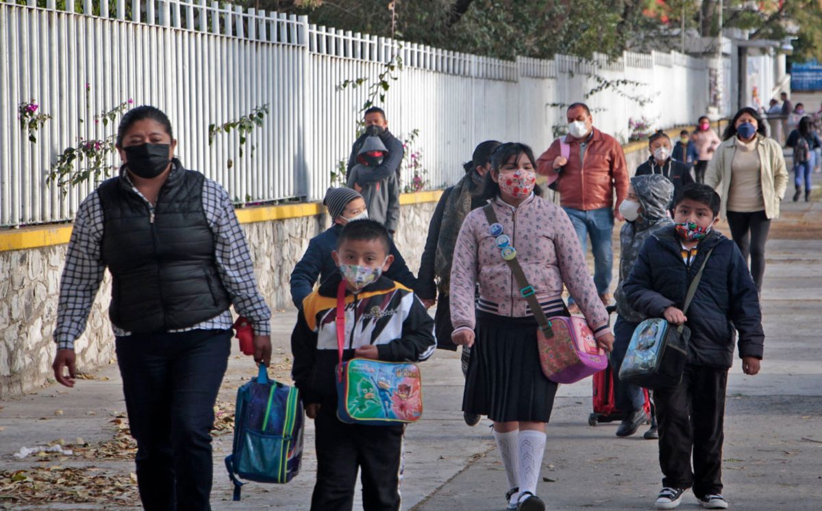 Ciclo escolar en Puebla iniciará el 29 de agosto | Melanie Torres