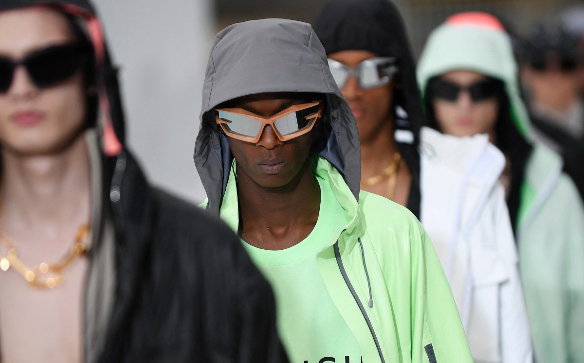 Este desfile quiere darle un espaldarazo a la moda masculina. (AFP)