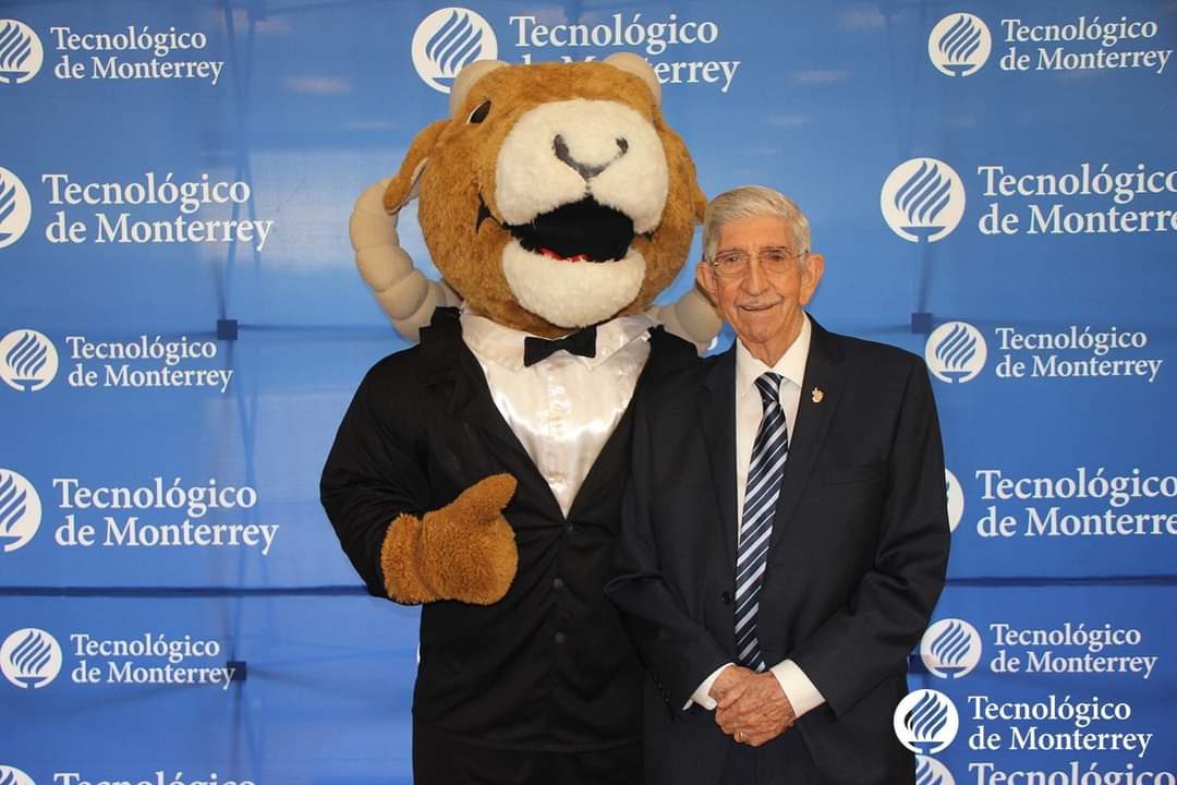 https://cdn.milenio.com/uploads/media/2022/06/23/fallecio-ruben-nunez-caceres-escritor-1.jpg
