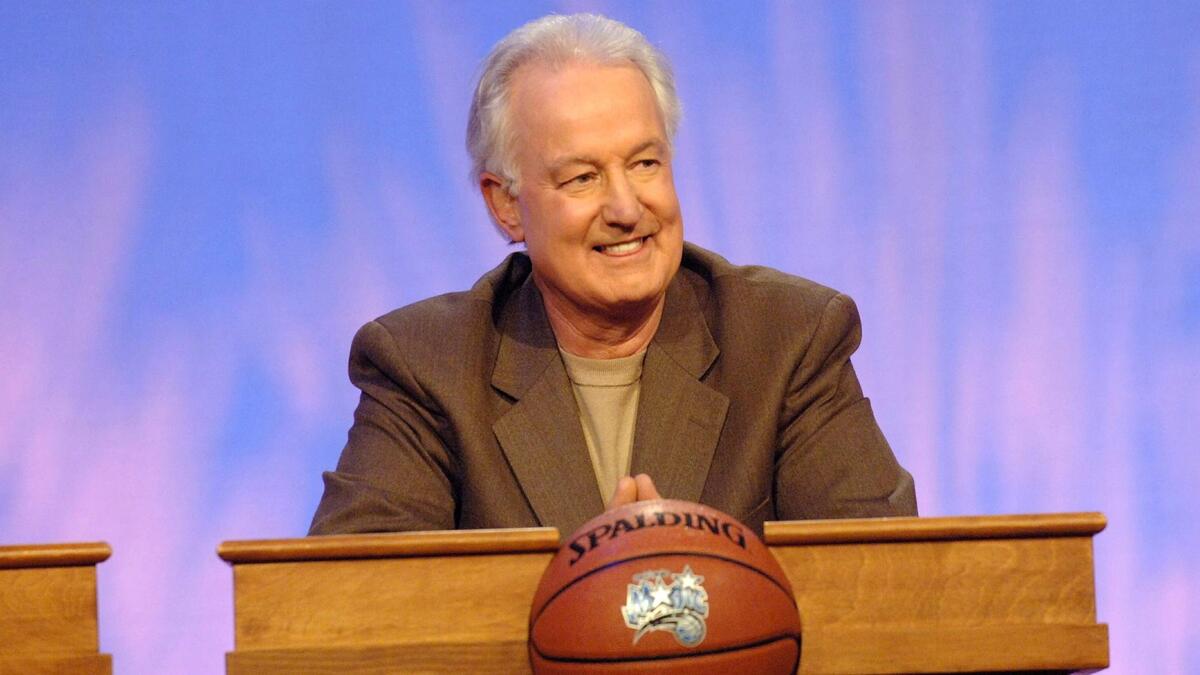 Pat Williams, el hombre que eligió al bebé en el Draft de 1974 (Twitter @NBATV)