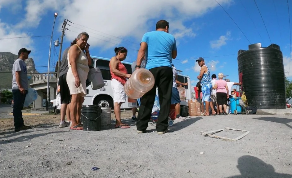 San Luis Potosí envía pipas a Monterrey por escasez de agua. Foto: Especial.