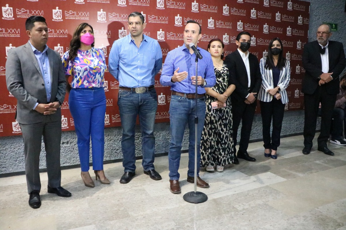 Carlos de la Fuente, coordinador del PAN en el Congreso local, fue respaldado por su bancada. Foto: Kevin Recio