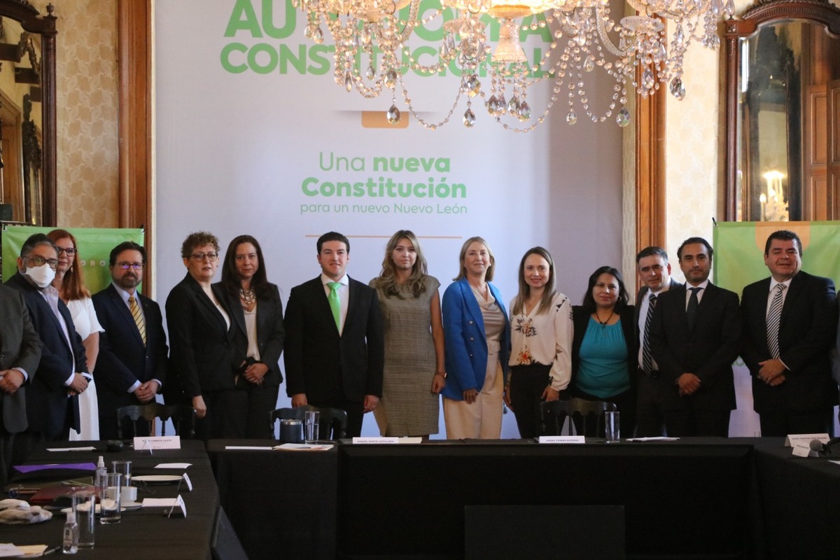 El gobernador participó en un foro sobre la Nueva Constitución. Foto: Leonel Rocha