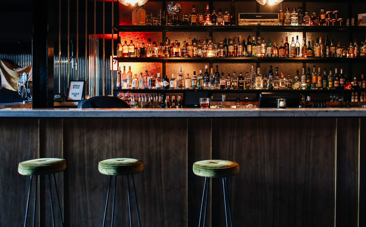 Bar | Shutterstock