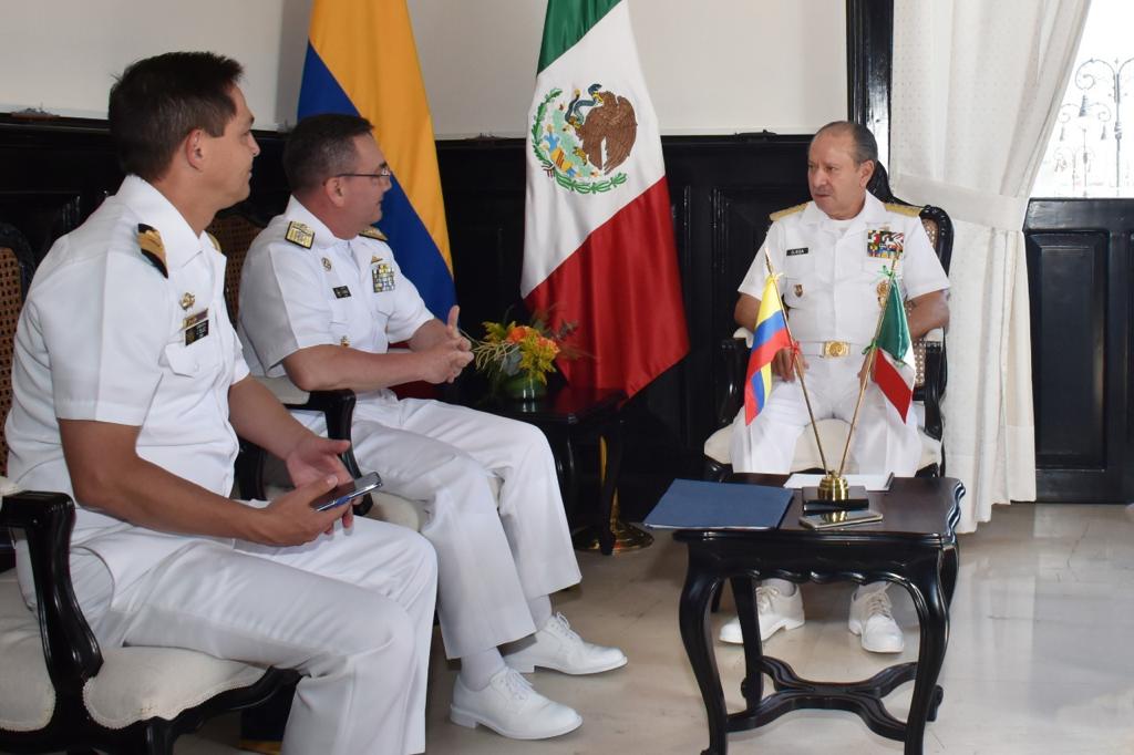 José Rafael Ojeda Durán se entrevistó con el comandante de la Marina de Guerra del Perú.