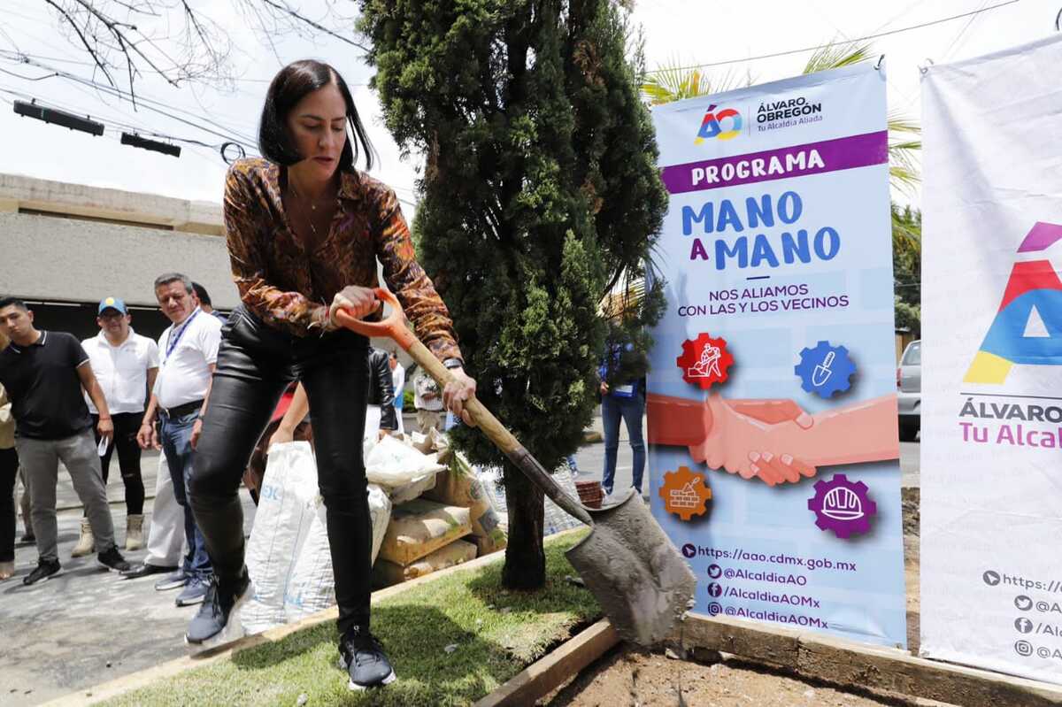 Lía Limón, alcaldesa de Álvaro Obregón, iniciando el programa "Manos a la Obra". (Especial)