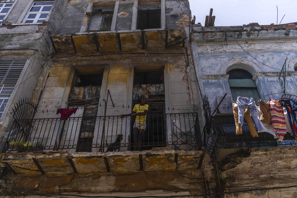 La situación ante el covid-19 en Cuba se sitúa en medio de la crisis económica. | AP