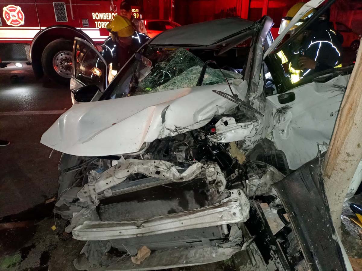 El conductor resultó lesionado. (Especial)