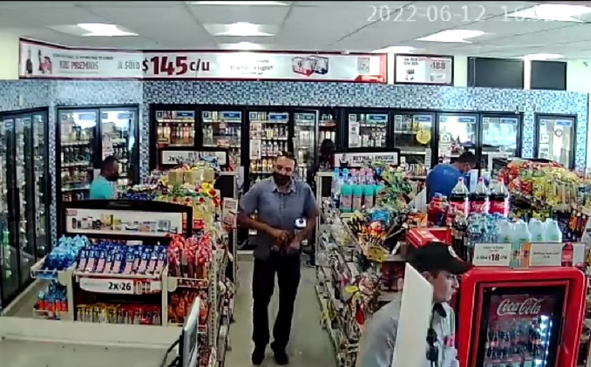 Farderos roban en Oxxo de Atlacomulco. | Especial