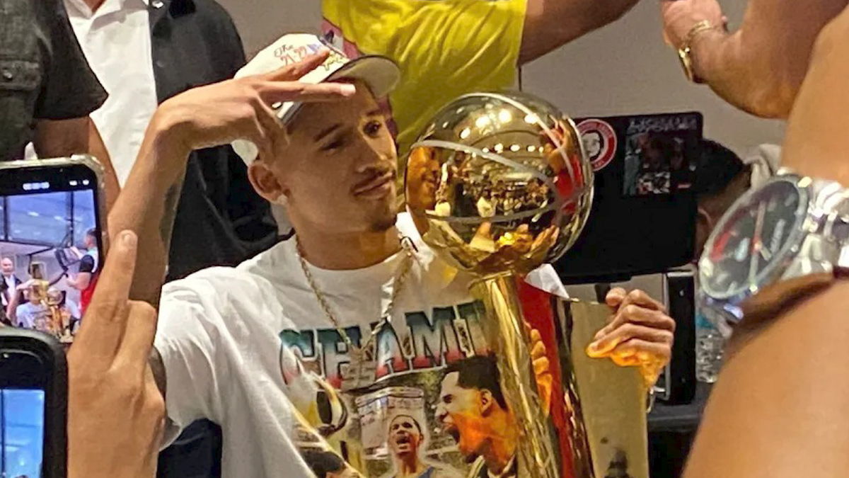Juan Toscano se trae trofeo Larry O’Brien a México