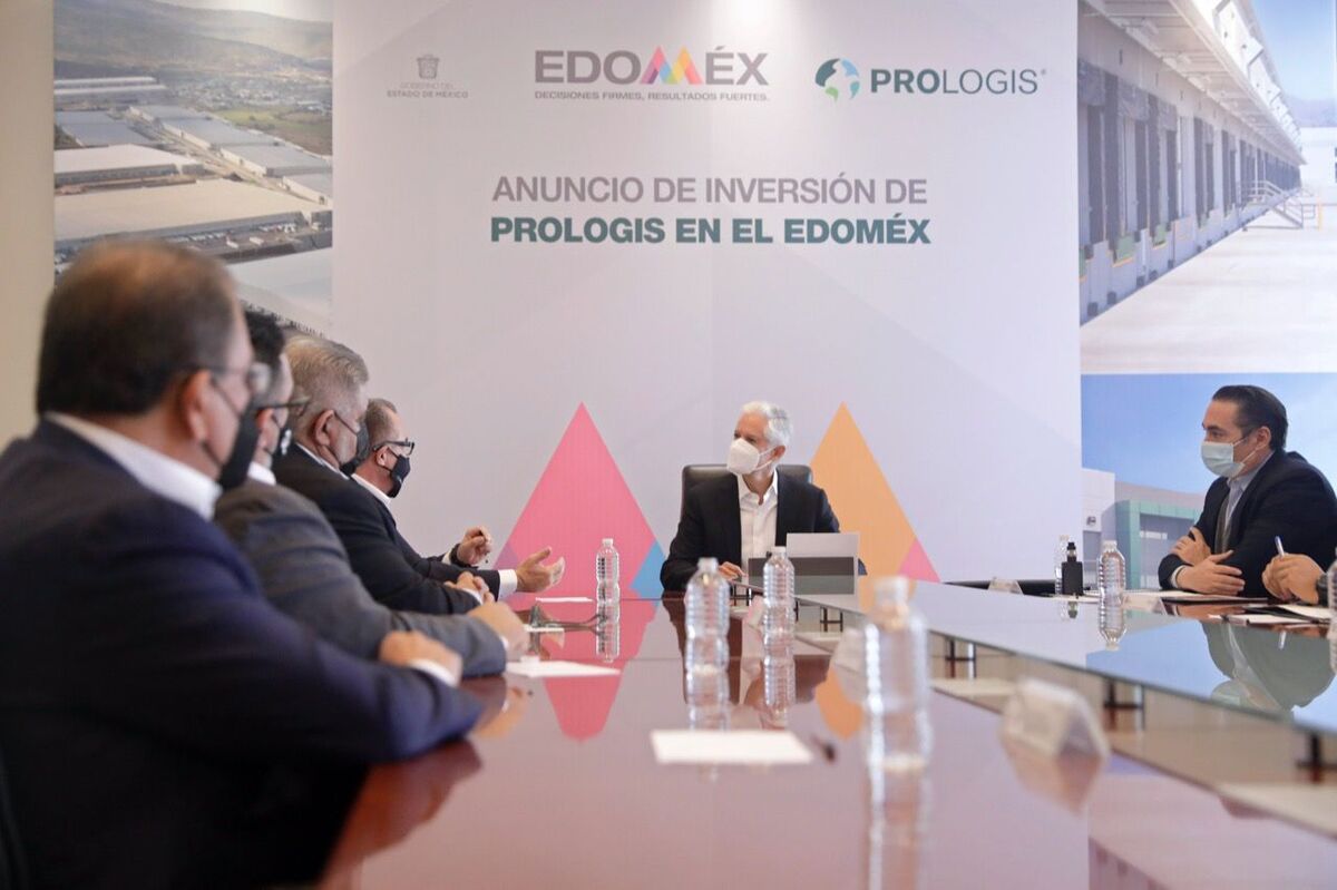 Del Mazo Maza reconoció la labor de Héctor Ibarzabal Guerrero, director general de Prologis en México.