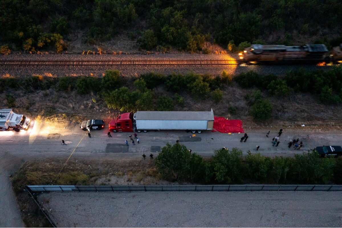 AMLO lamenta muerte de migrantes en tráiler en Texas: una tremenda desgracia | AFP