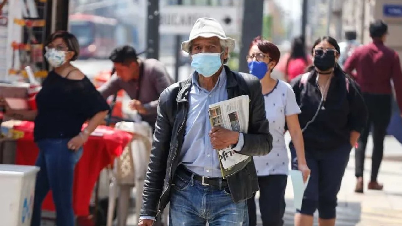 Contagios, hospitalizaciones y muertes por covid en México van al alza, reporta Ssa
