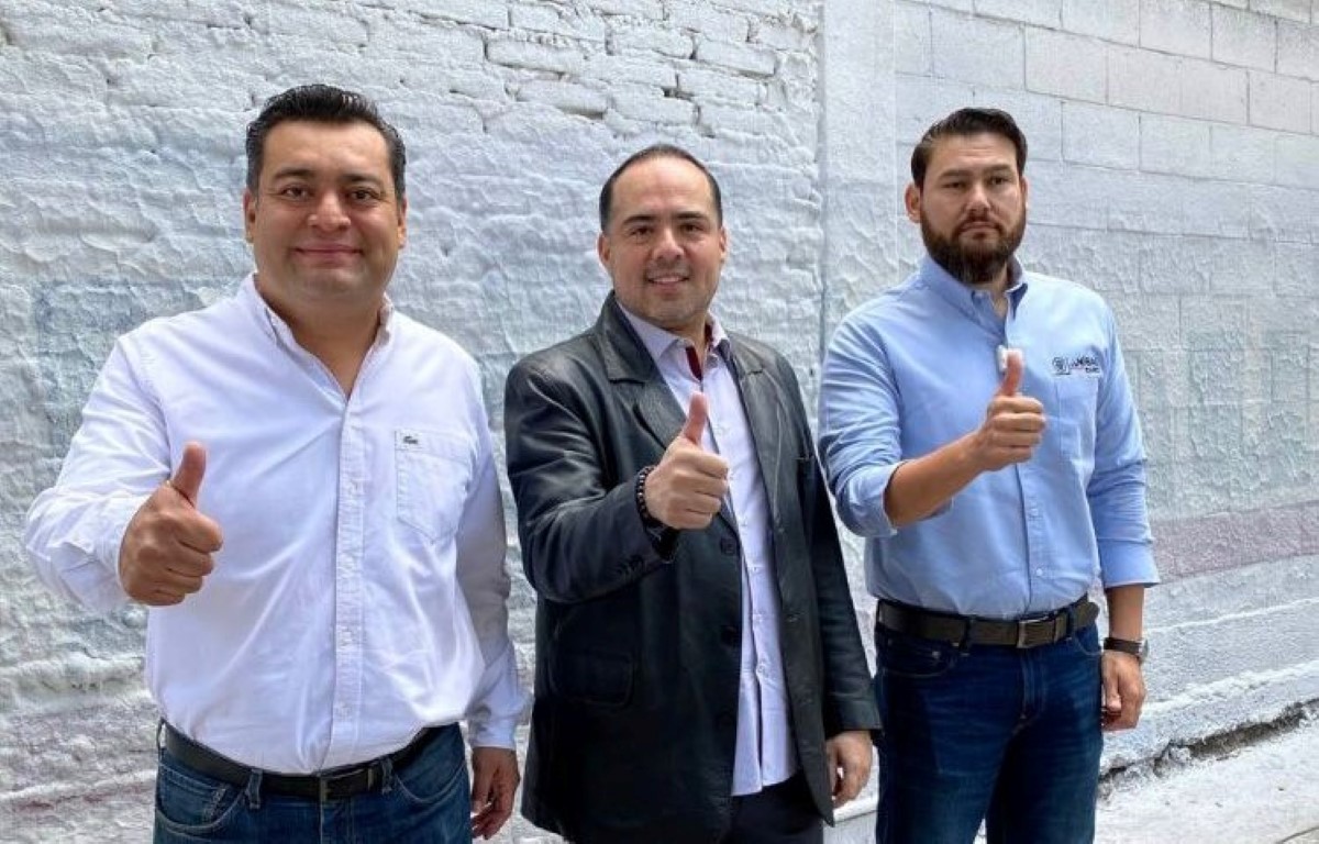 Los diputados pintaron las bardas que tenían propaganda a favor de Sheinbaum. | Especial