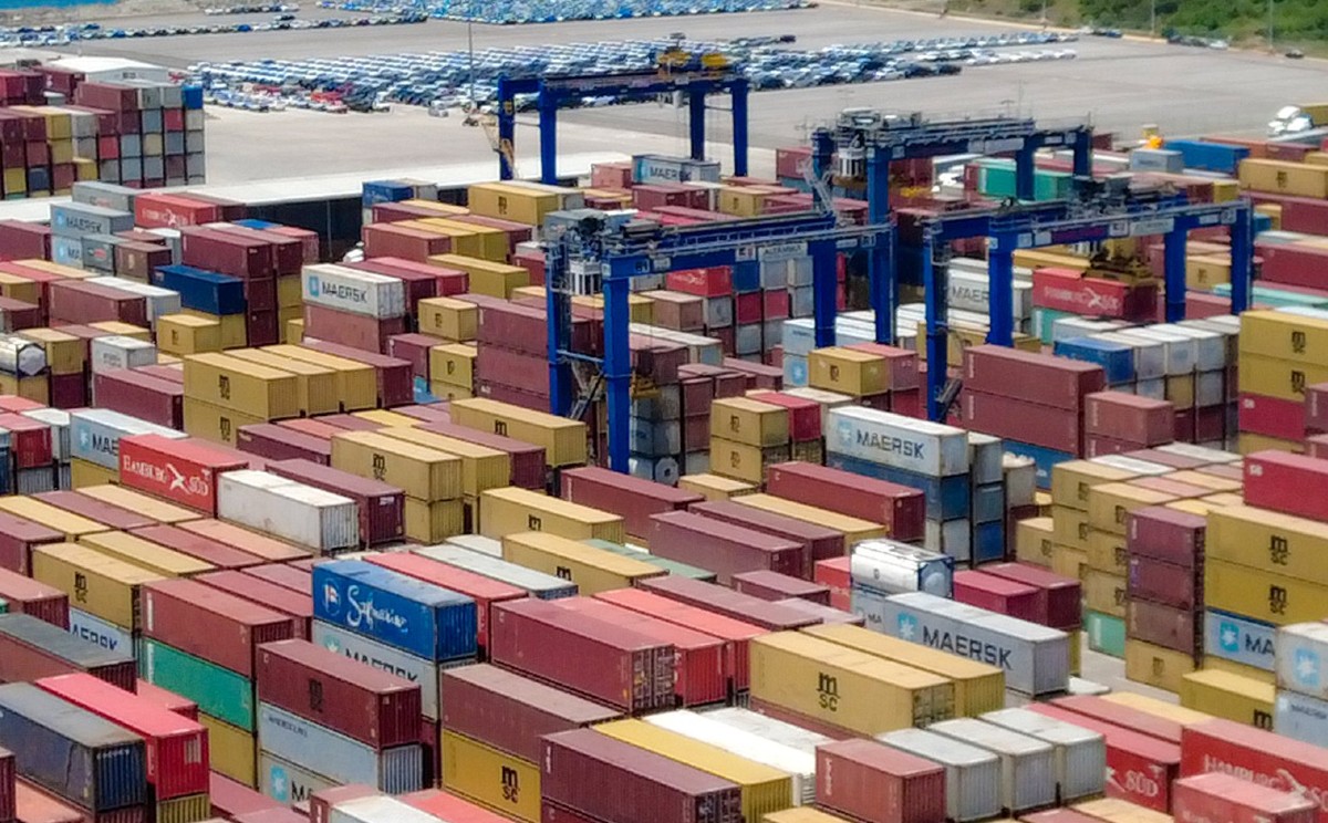 El puerto se Altamira destaca por el manejo de contenedores.