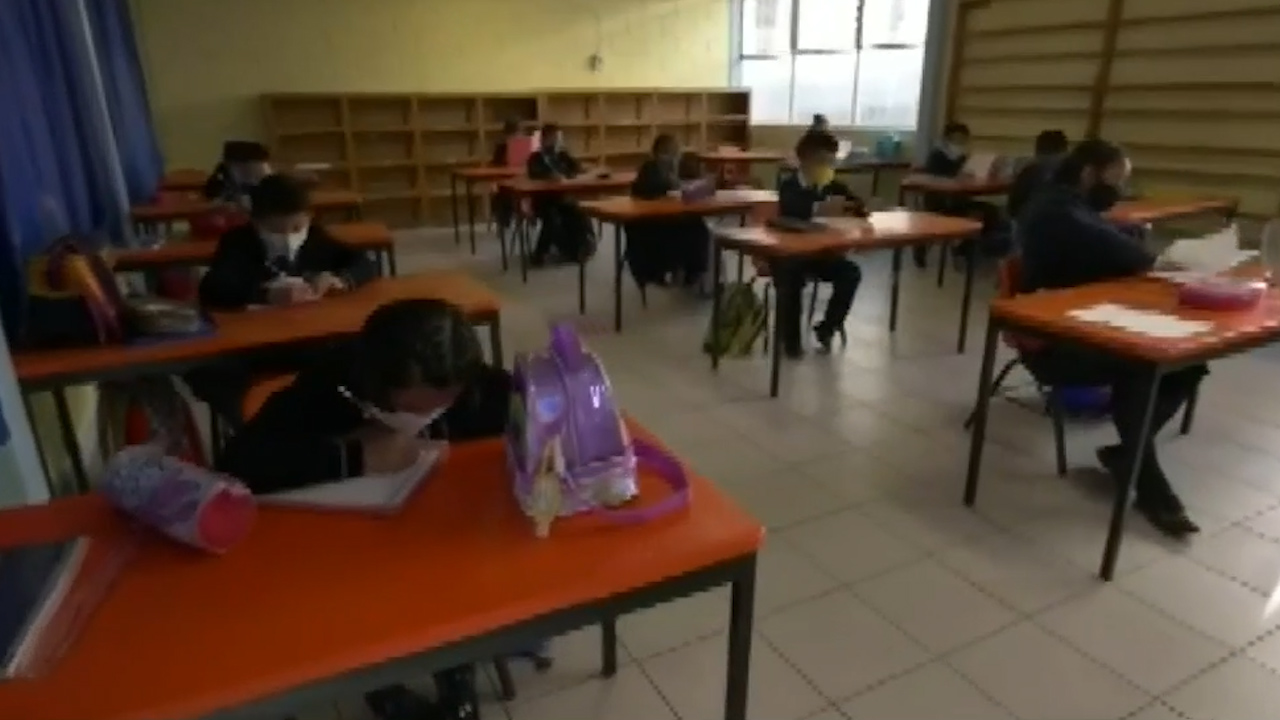 Más de 20 escuelas suspenden clases en Oaxaca por brote de covid-19