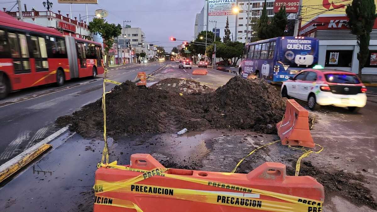 Fuga de agua en reparación en la colonia Lindavista, CdMx | Ramón Ramírez