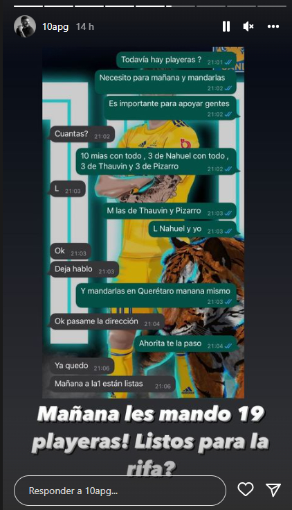 Gignac apoya a jugadoras del Querétaro Femenil con playeras de Tigres para subastarlas (Instagram @10apg)