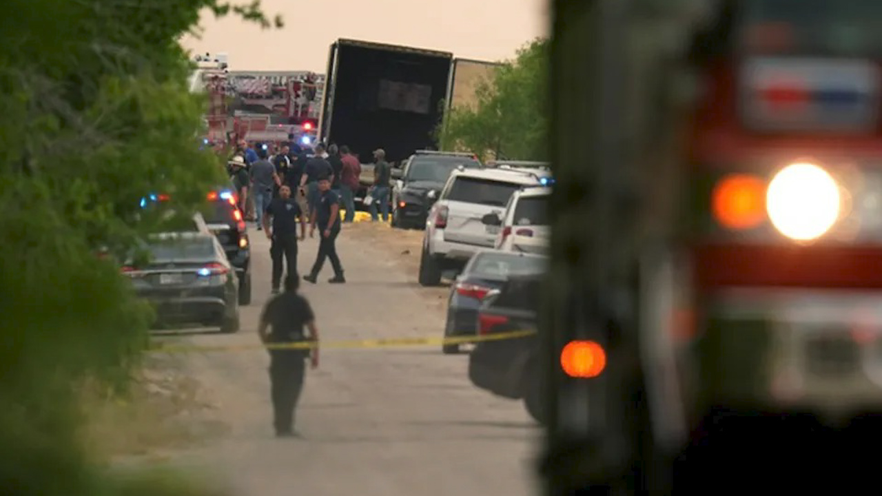 Aumentan a 53 cifras de migrantes muertos en tráiler de San Antonio, Texas