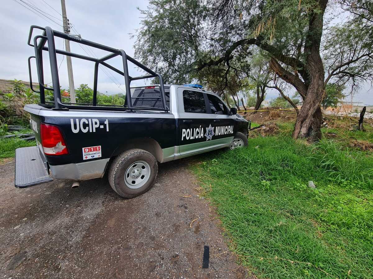 Autoridades acuden a sitio donde se halló a un hombre muerto (Juan Carlos Munguía)