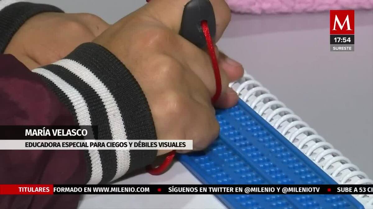 Creador de contenido enseña braille a través de redes sociales