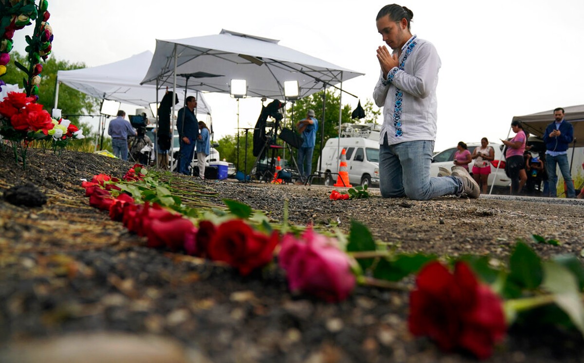 Flores lamentó que este tipo de tragedias que involucran a migrantes se politizan en Estados Unidos. | AP