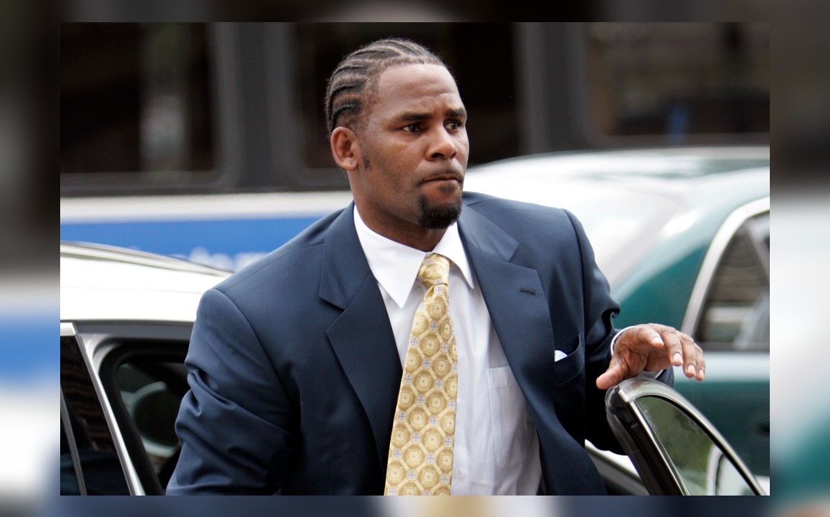 R. Kelly es sentenciado a 30 años por tráfico sexual (AP).