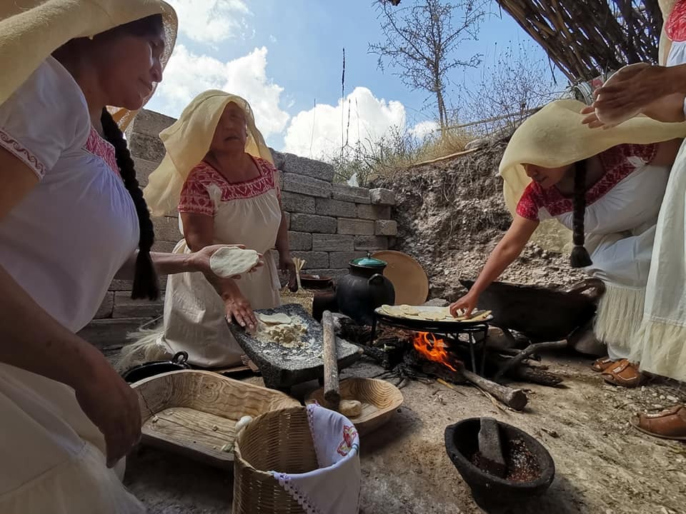 La revista  Expresiones Otomíes  pretende resaltar la riqueza cultural indígena