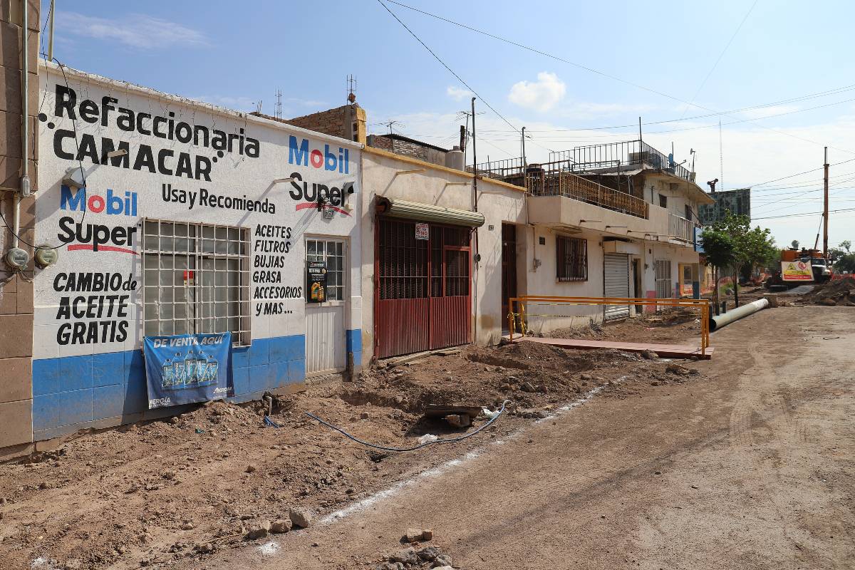 Vecinos de la calle 5 de mayo denuncian falta de apoyo ante afectaciones por obra de desnivel | Rolando Riestra