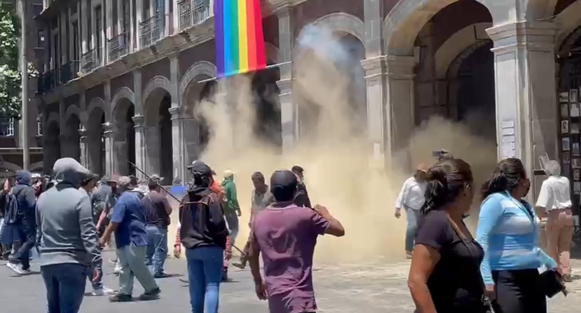 Habitantes de Xoxocotla toman Palacio de Gobierno | especial