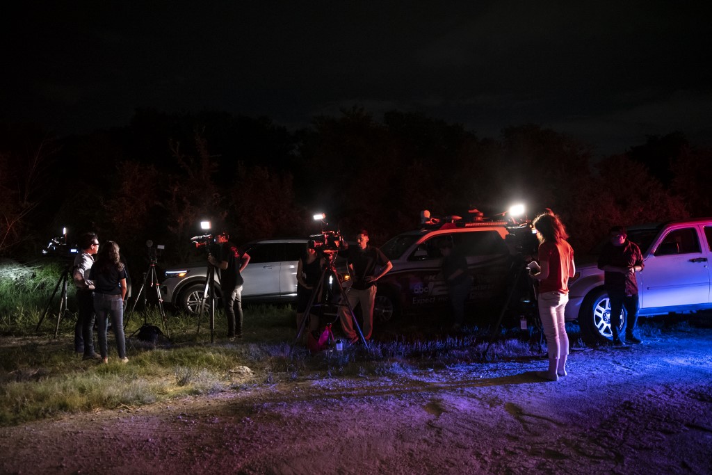Texas enfrenta una crisis migratoria tras el hallazgo de el tráiler con migrantes. (AFP)