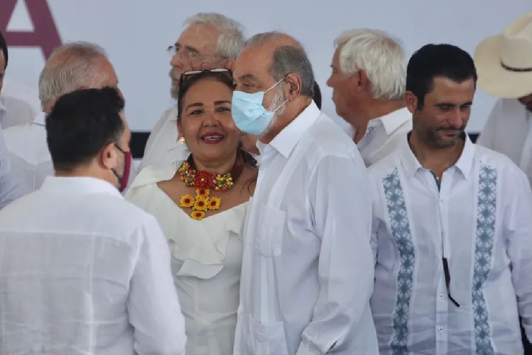 AMLO reconoce a Carlos Slim: "el empresario más austero"
