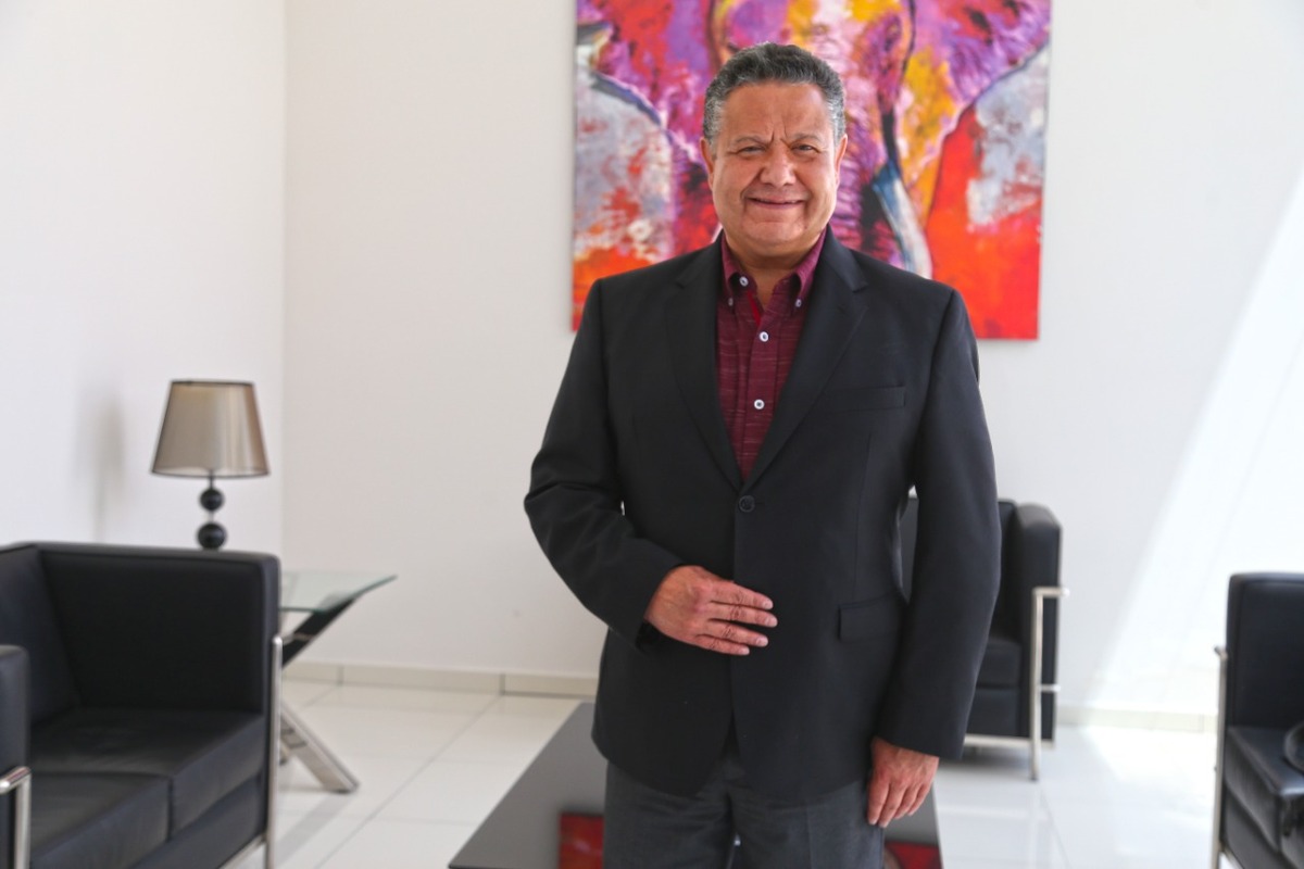 Julio Menchaca Salazar aún no revela quién conformará su equipo de su sexenio. (Jorge Sánchez)