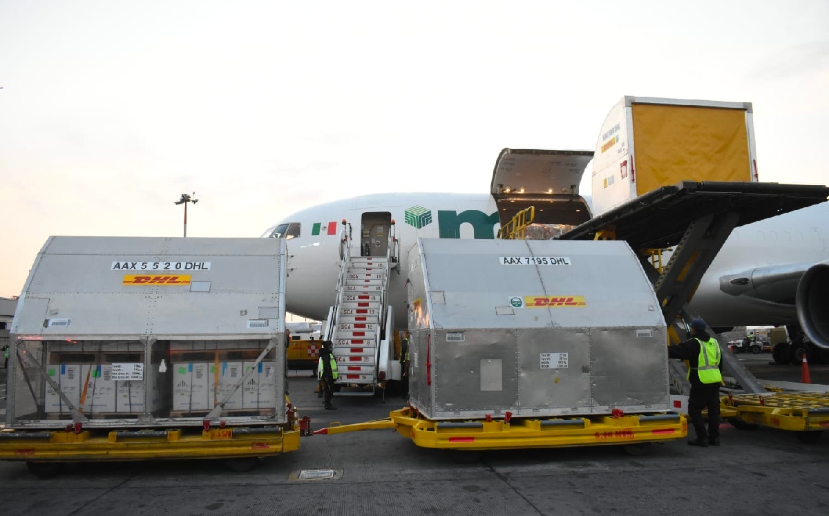 Llegada del nuevo embarque de vacunas pedriátricas contra covid-19 a México. | Especial