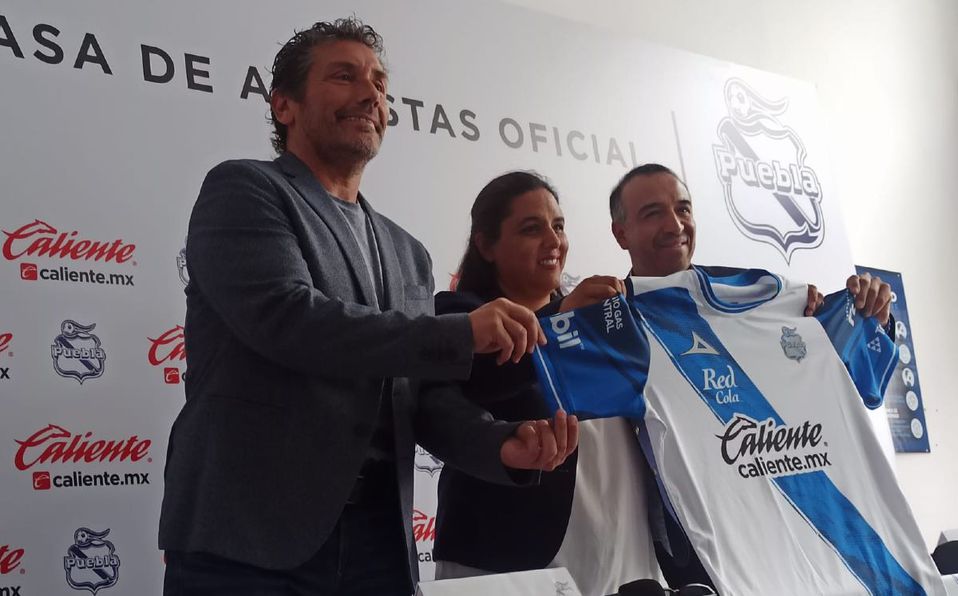 La marca de la casa de apuestas estará al frente del nuevo jersey en las categorías varonil y femenil. (Ricardo Ruiz)